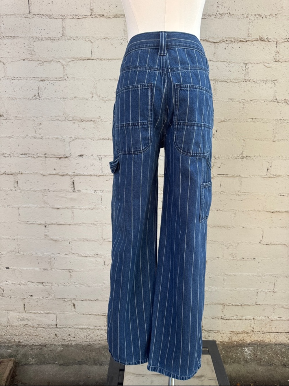 GAP 90s Loose Carpenter Mid Rise Medium Indigo Pinstripe Jeans Size 24 - Picture 7 of 16